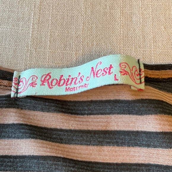 Elegant Striped Women's Blouse with Bow Accent - Picture 6 of 7